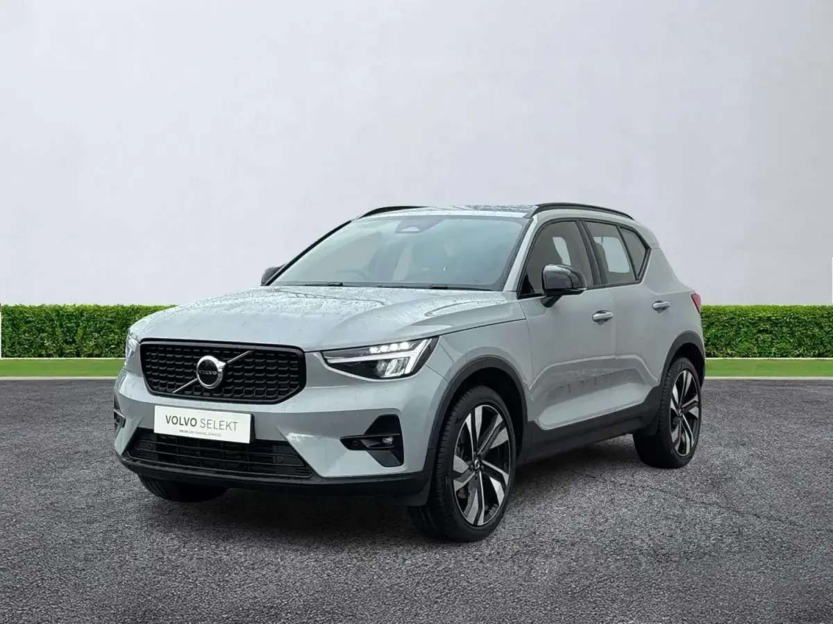 Used Volvo XC40 Plus 197 HP (144 kW) 2025 Grey SUV