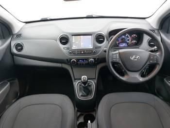 Used Hyundai i10 Premium SE 87 HP (63 kW) 2017 Silver Hatchback
