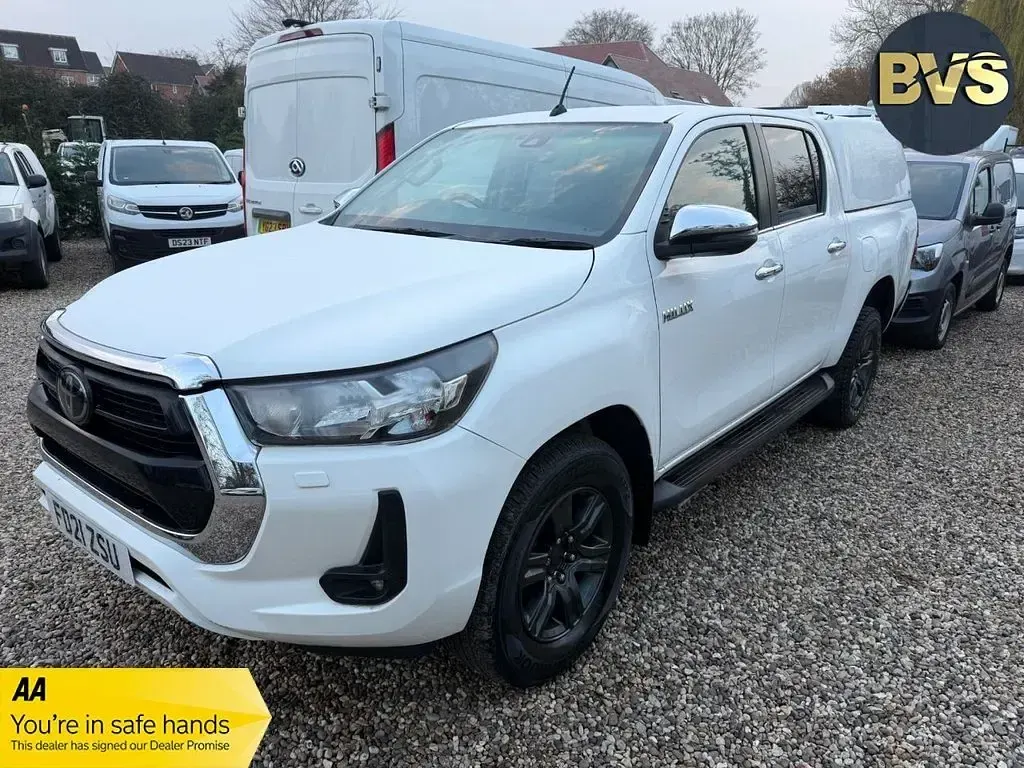 Used Toyota HiLux 150 HP (110 kW) 2021 White Pickup