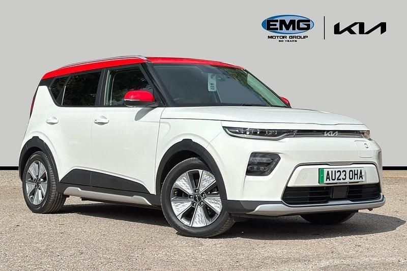 White Used 2023 Kia Soul EV 2 SUV | £18,999 (Expensive) - Image 1/3