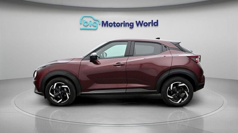 Used Nissan Juke N-Connecta 114 HP (83 kW) 2023 Red SUV