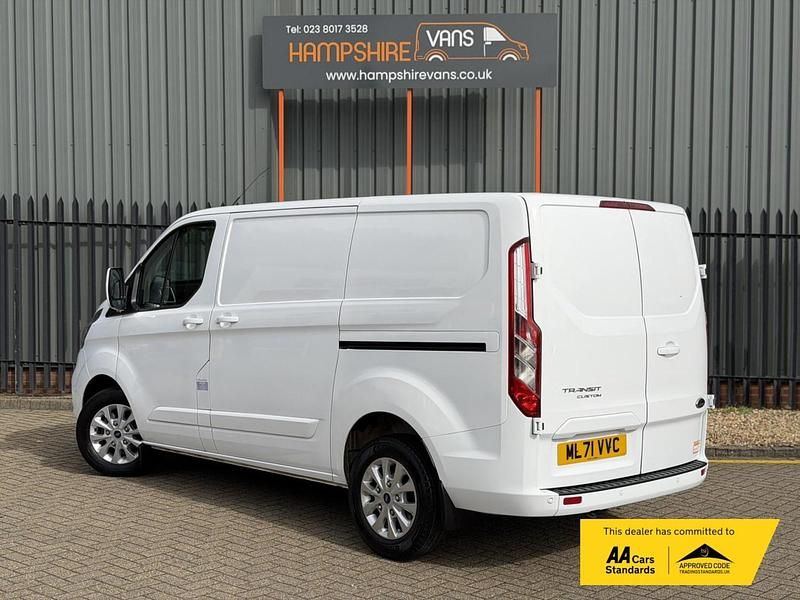 Used Ford Transit Custom Limited 130 HP (95 kW) 2021 White Van