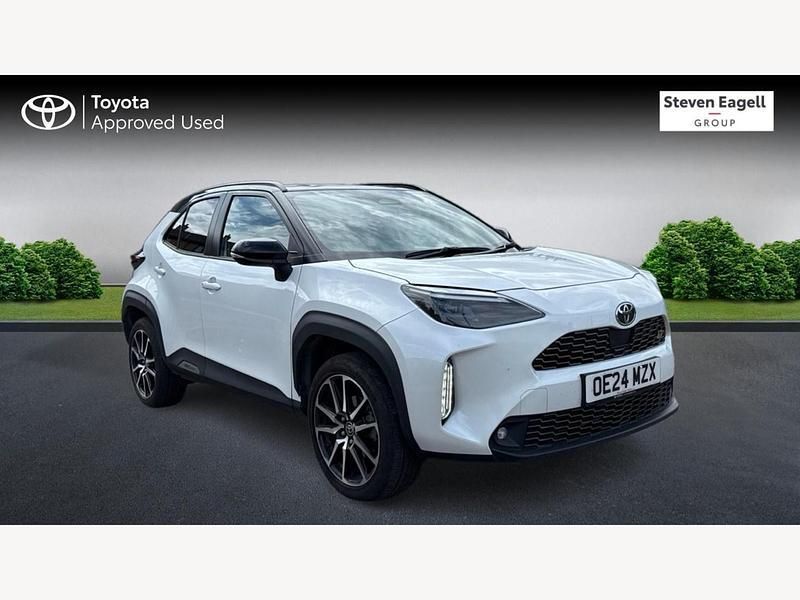 White/black Used 2024 Toyota Yaris Hybrid Sport Hatchback | £26,934 - Image 1/3