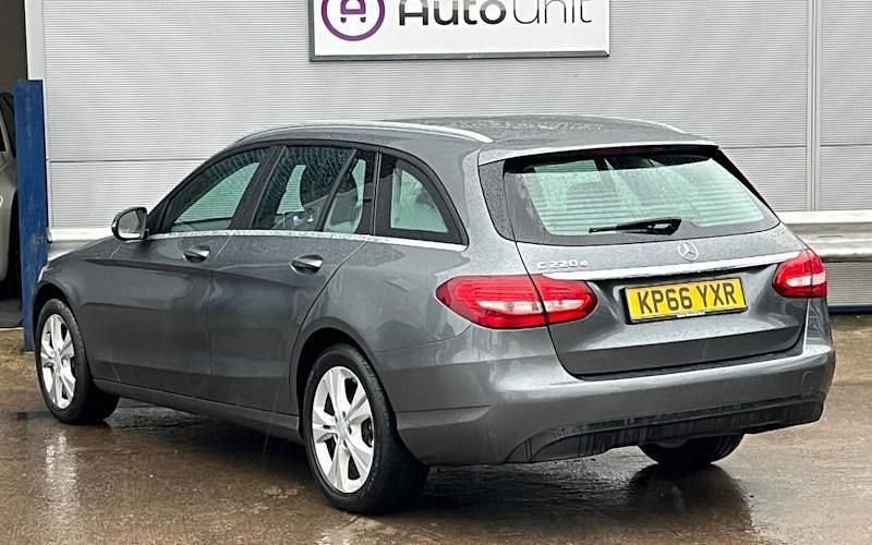 Used Mercedes C220 Executive 170 HP (125 kW) 2016 Grey Estate