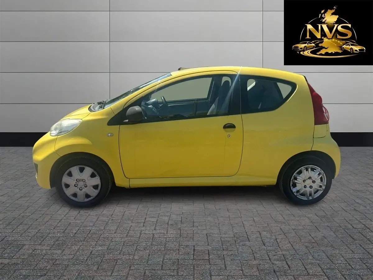 Used Peugeot 107 68 HP (50 kW) 2011 Yellow Hatchback