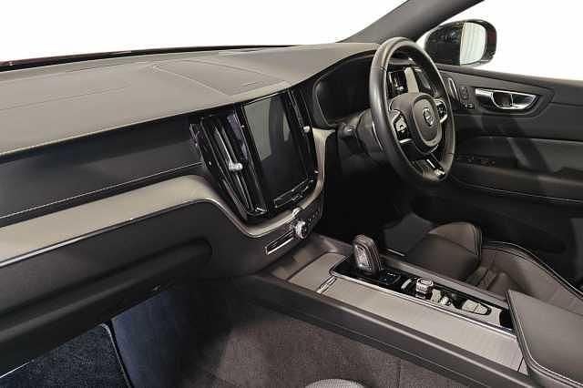Usado Volvo XC60 R-Design Pro 390 HP (286 kW) 2020 Vermelho SUV