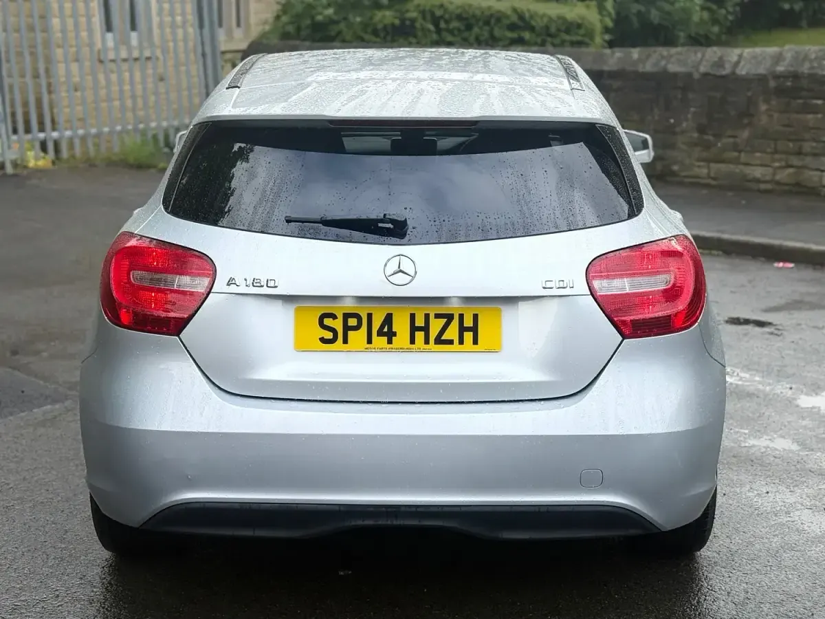 Used Mercedes A180 SE 2014 Silver Hatchback