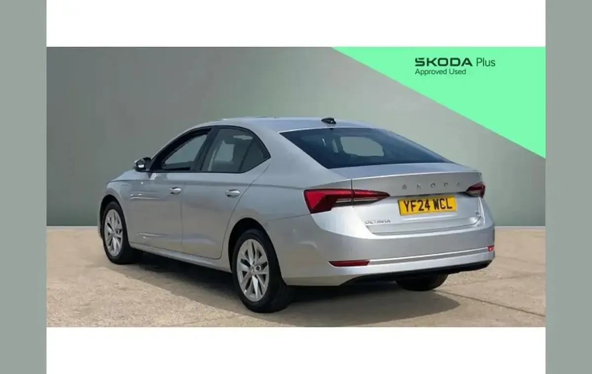 Used Skoda Octavia SE Technology 200 HP (147 kW) 2024 Silver Hatchback