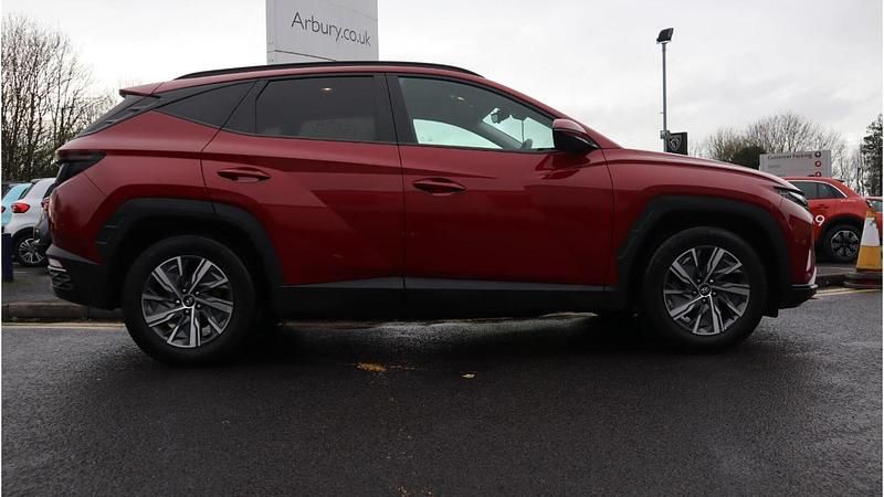Used Hyundai Tucson SE 150 HP (110 kW) 2021 Red SUV