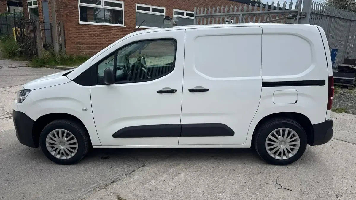 Used Citroën e-Berlingo 75 HP (55 kW) 2019 White MPV