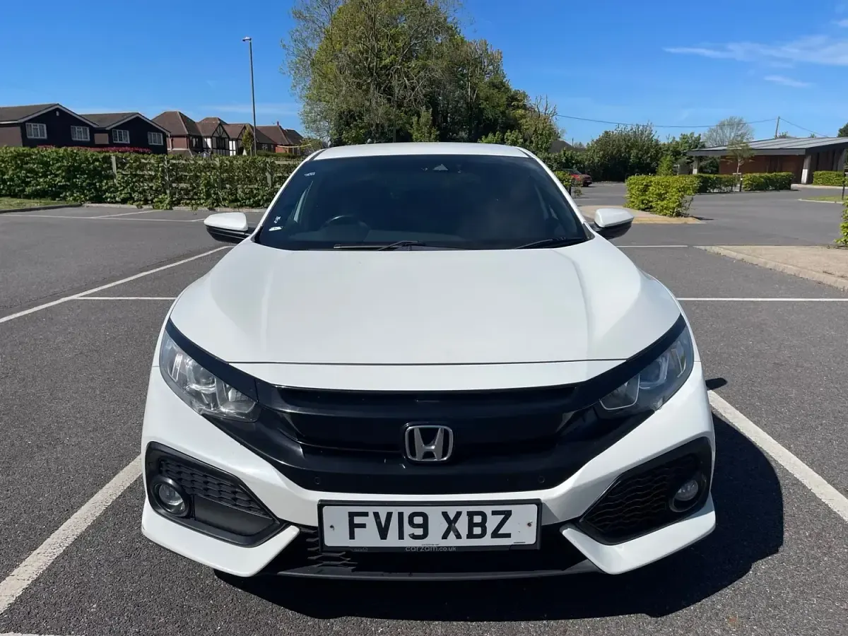 Used Honda Civic SR 120 HP (88 kW) 2019 White Hatchback