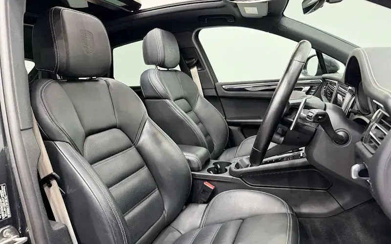 Used Porsche Macan 379 HP (278 kW) 2025 SUV