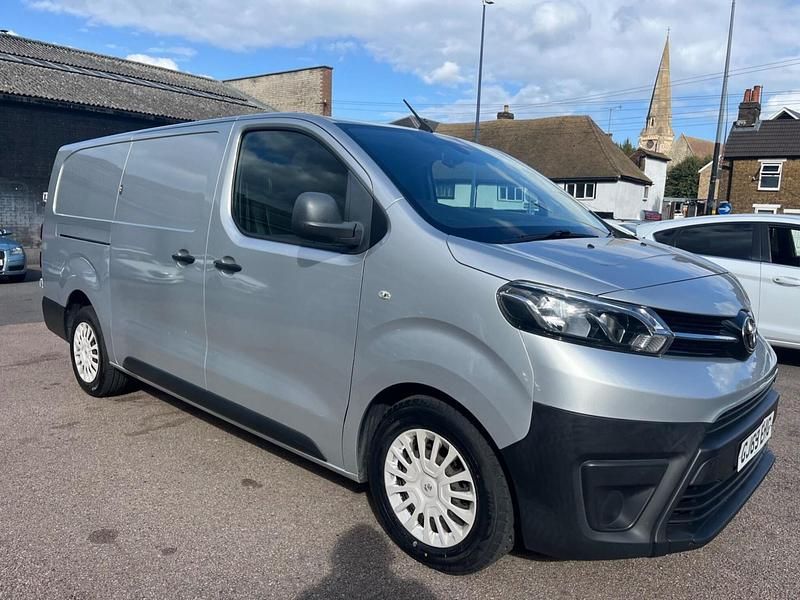 Silver Used 2019 Toyota Proace Van | £8,995 (Fair price) - Image 1/4