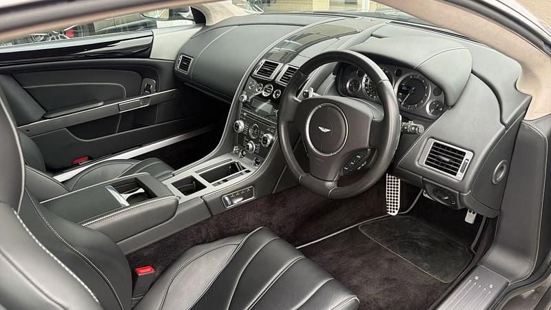 Used Aston Martin DB9 540 HP (397 kW) 2013 Silver Coupe