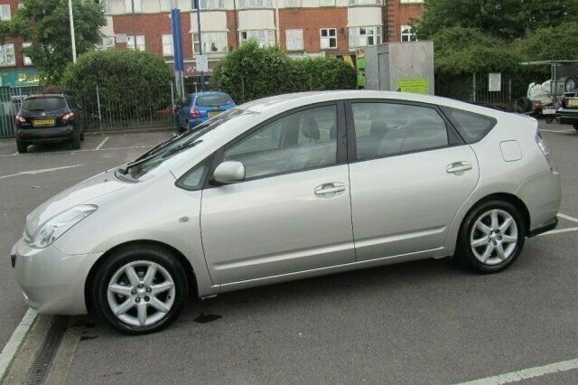 Used Toyota Prius 76 HP (55 kW) 2005 Hatchback