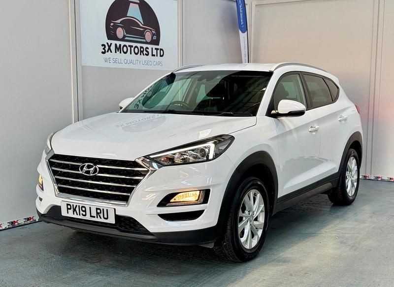 White Used 2019 Hyundai Tucson SE SUV | £9,990 (Fair price) - Image 1/4