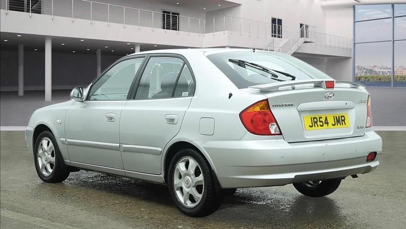 Used Hyundai Accent 2005 Silver Hatchback