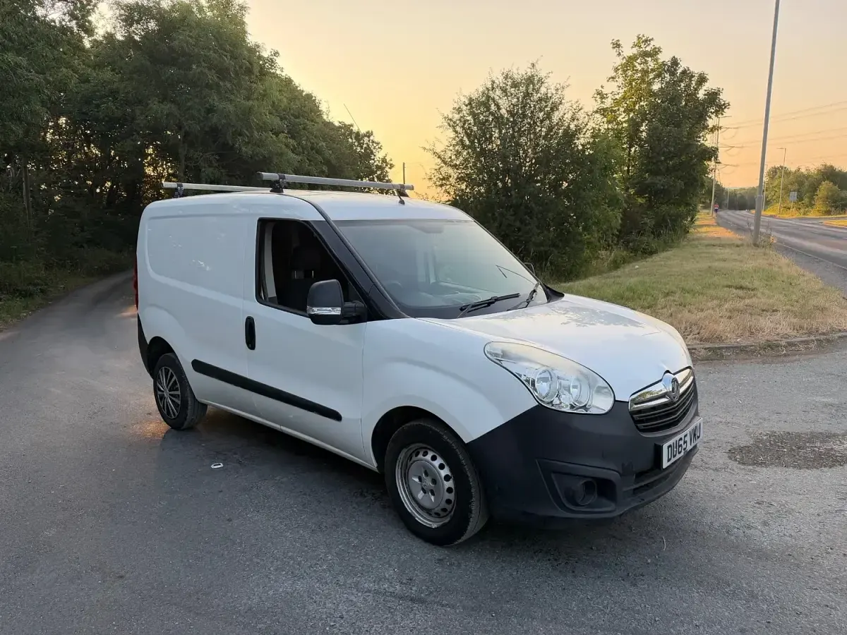 Used Vauxhall Combo 2015 White MPV
