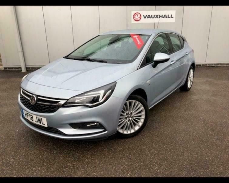 Darkmoon blue Used 2017 Vauxhall Insignia Estate | £11,295 (Expensive) - Image 1/4