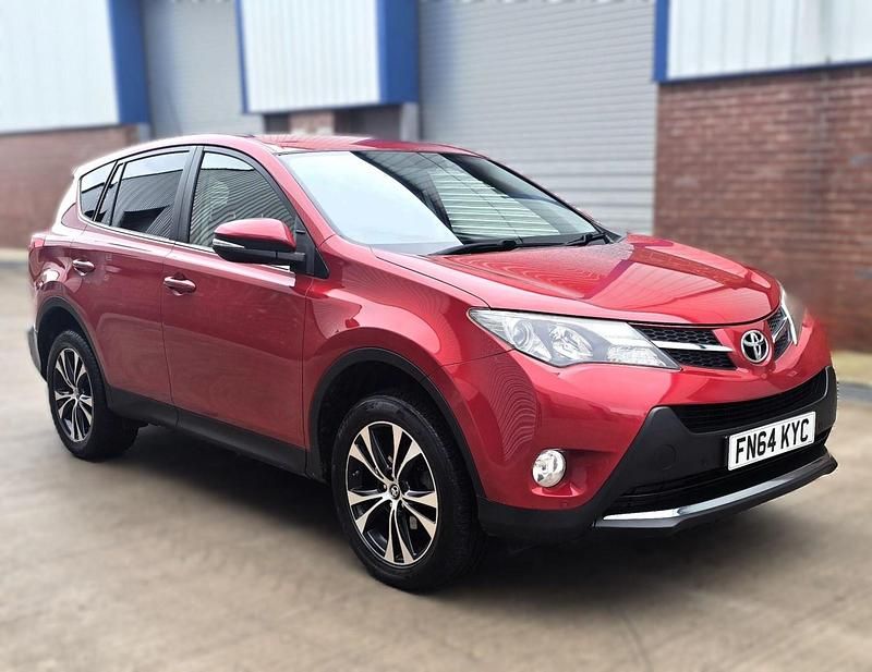 Red Used 2014 Toyota RAV4 Estate | £5,995 (Fair price) - Image 1/3