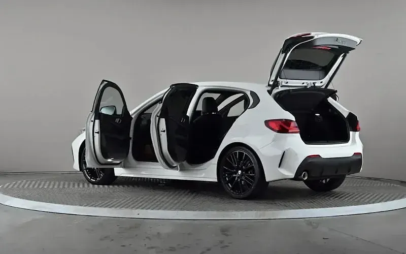 Used BMW 118 M Sport 136 HP (100 kW) 2021 White Hatchback
