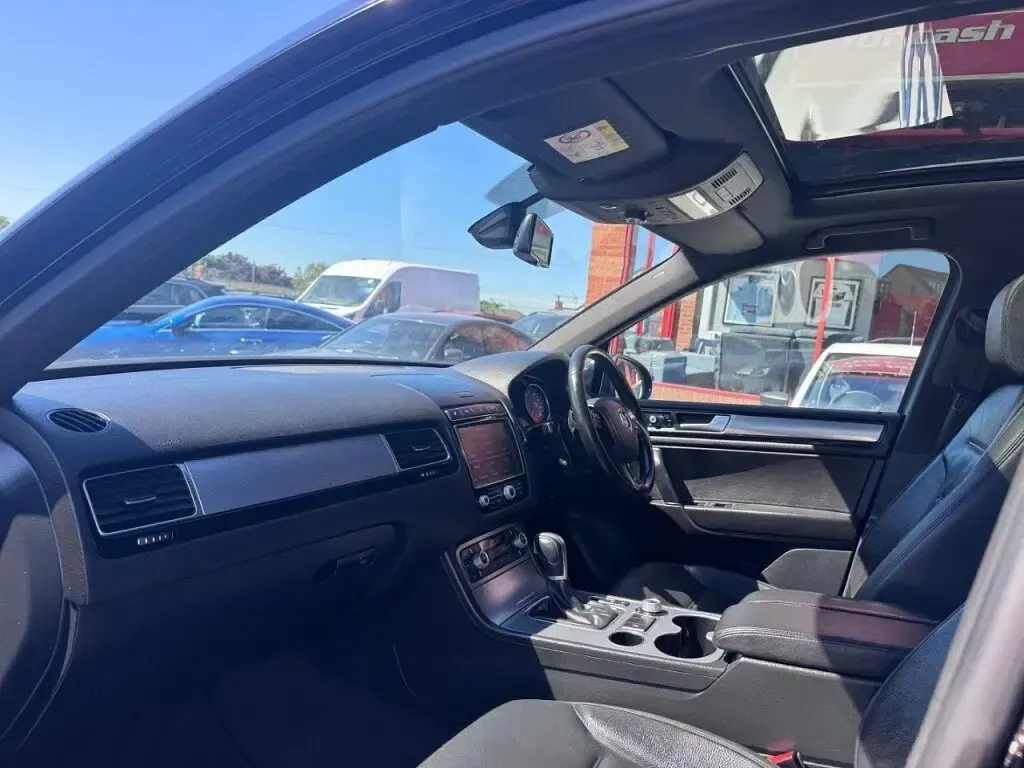 Używany VW Touareg R-line 262 KM (192 kW) 2015 Niebieski SUV