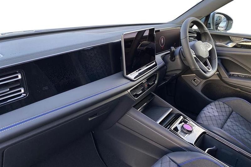 New VW Tiguan R-line 150 HP (110 kW) 2025 Oyster silver SUV