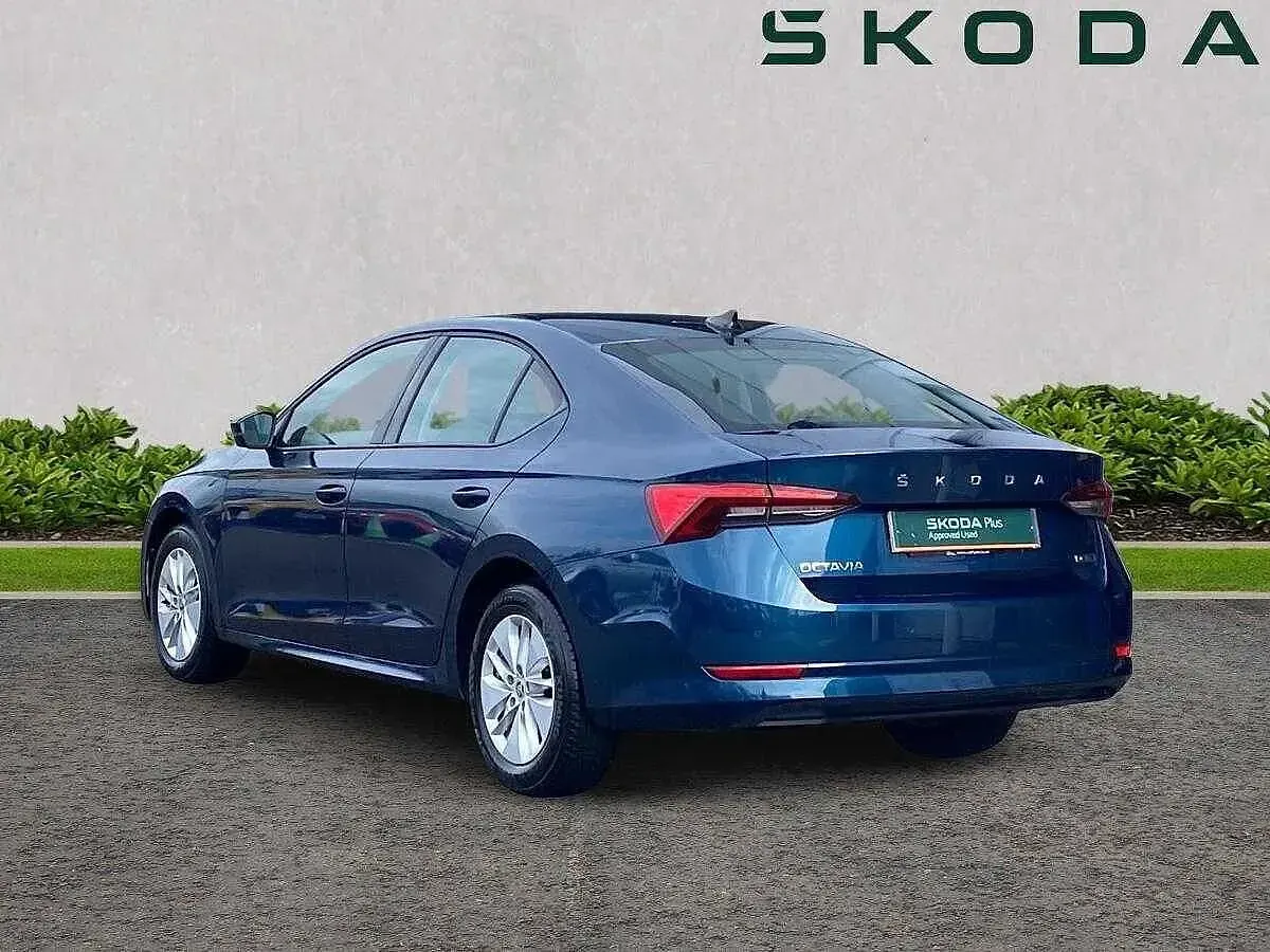 Used Skoda Octavia SE 81 HP (59 kW) 2022 Petrol blue metallic Hatchback