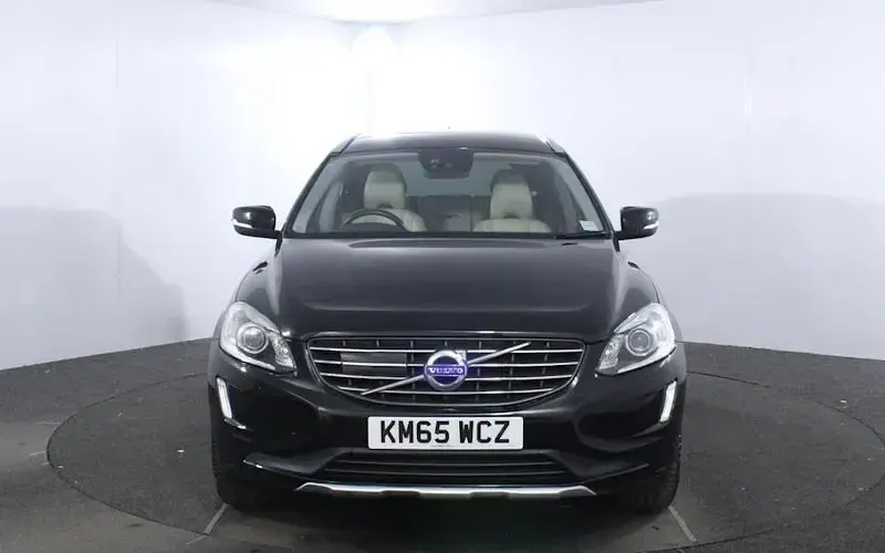 Usado Volvo XC60 SE Lux 220 HP (161 kW) 2017 SUV