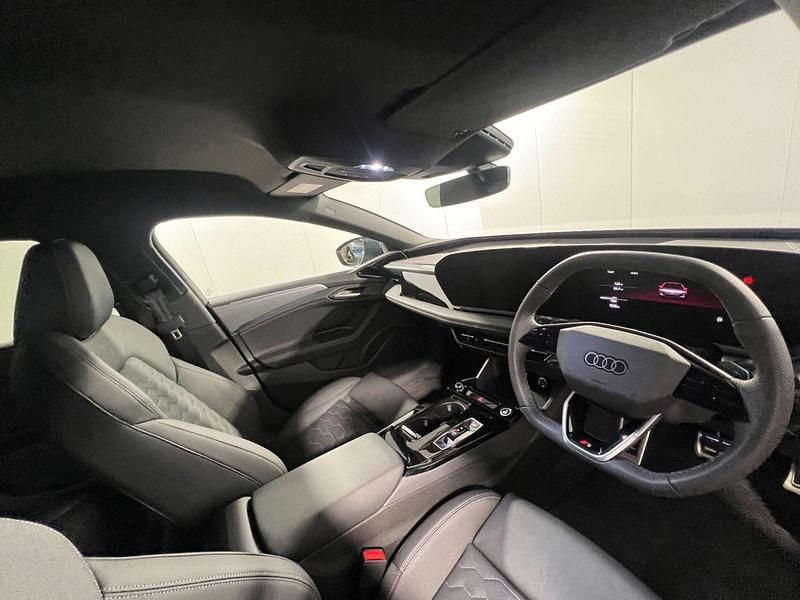 Nowe Audi A6 e-tron S-Line 210 kW (286 KM) 2025 Niebieski Kombi