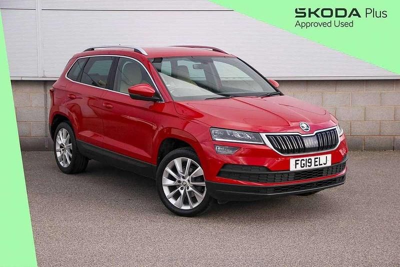 Velvet red metallic Used 2019 Skoda Karoq SE L SUV | £13,890 (Fair price) - Image 1/4