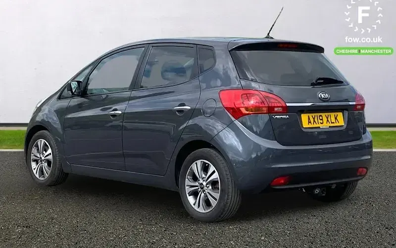 Second-hand Kia Venga 125 CP (91 kW) 2019 Gri Hatchback