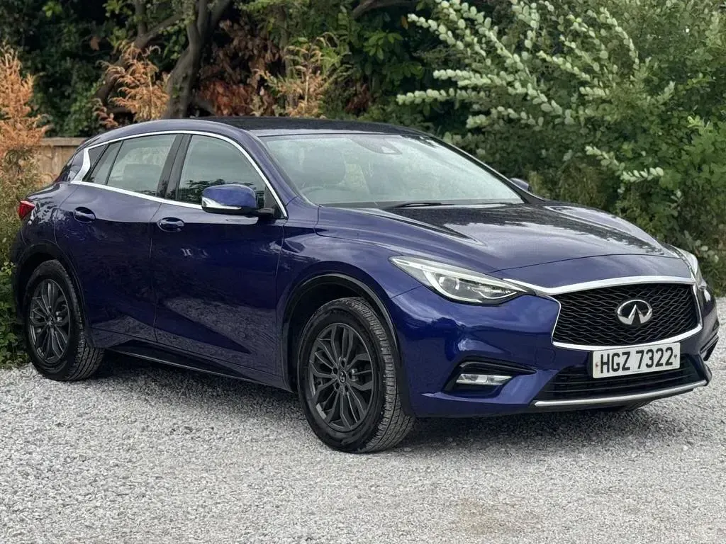 Used Infiniti Q30 Business 2017 Blue Hatchback