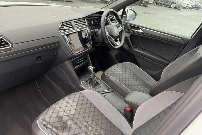 Used VW Tiguan R-line 150 HP (110 kW) 2023 White SUV