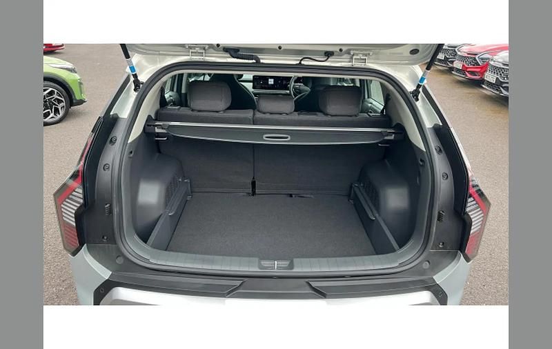 Usado Kia EV3 Air 147 kW (201 HP) 2025 Prateado SUV