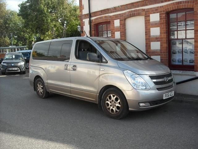 Silver Used 2011 Hyundai I800 Style MPV | £2,495 (A bit pricey) - Image 1/4