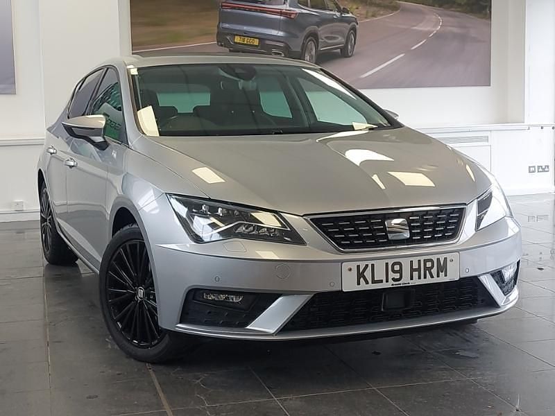 Used Seat Leon XCELLENCE Lux 190 HP (139 kW) 2019 Silver Hatchback