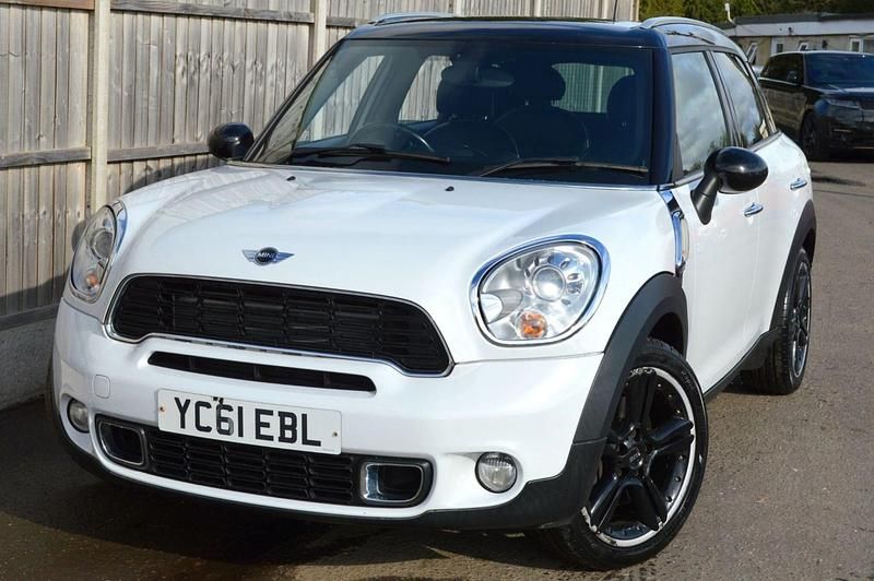 White Used 2011 Mini Cooper S Countryman SUV | £4,949 (Fair price) - Image 1/4