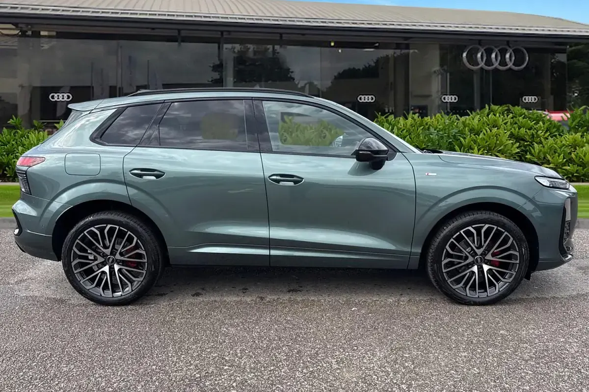 New Audi Q3 Design 150 HP (110 kW) 2026 Green SUV