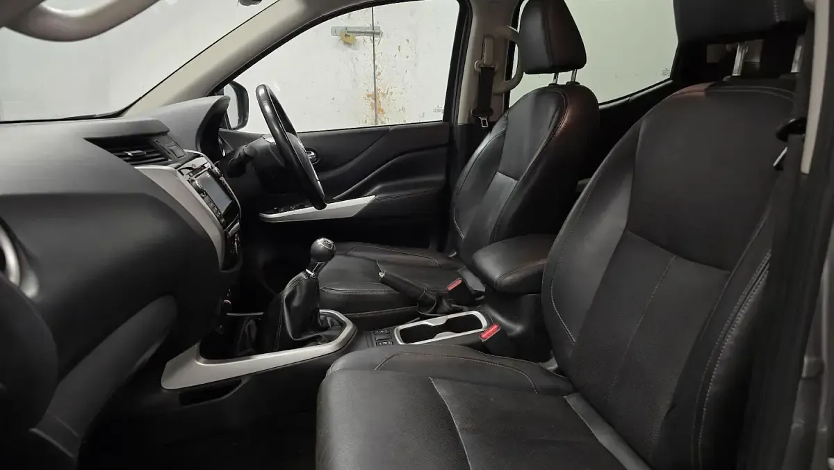 Used Nissan Navara Tekna 2018 Grey Pickup