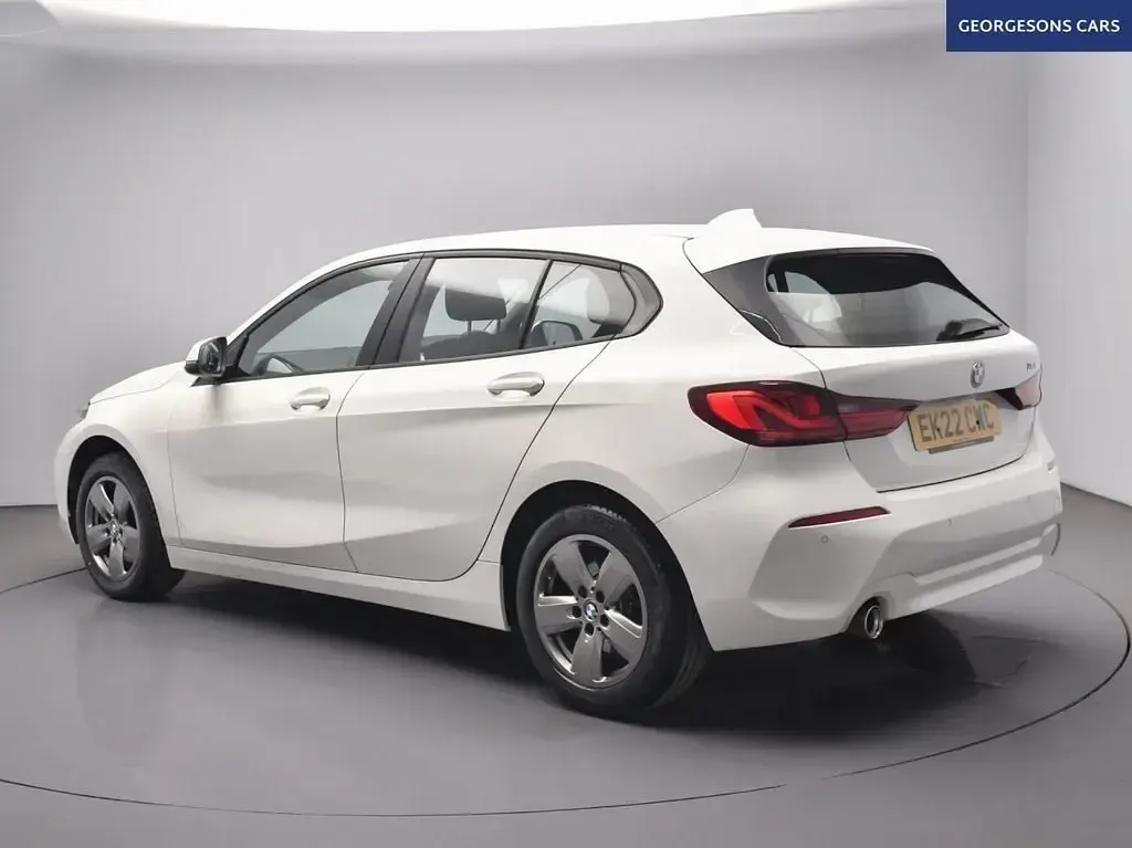 Usado BMW 118 Comfort Edition 2022 Branco Citadino