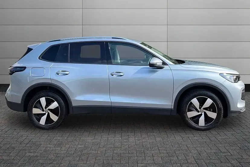 Used VW Tiguan Match 150 HP (110 kW) 2025 Silver SUV