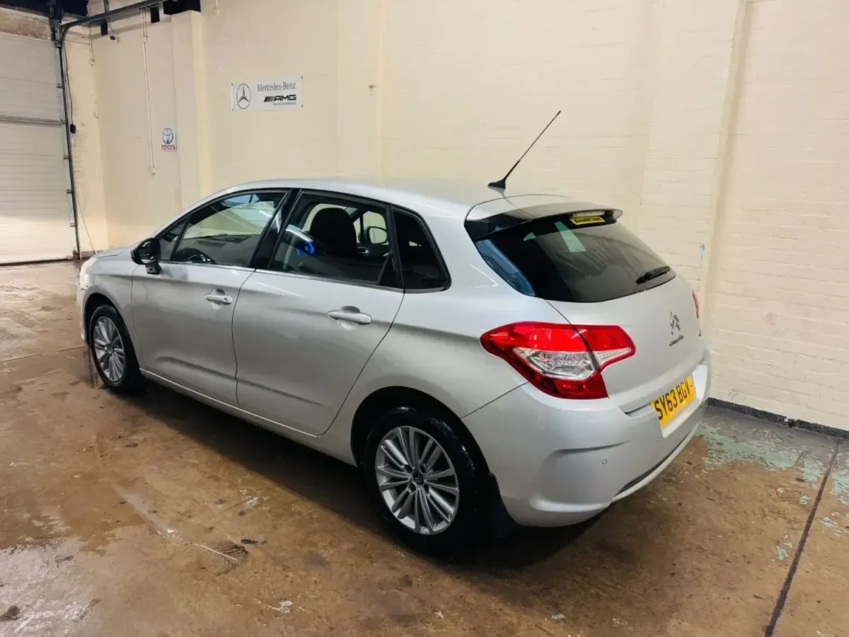Używany Citroën C4 VTR Sport 114 KM (83 kW) 2013 Srebrny Hatchback