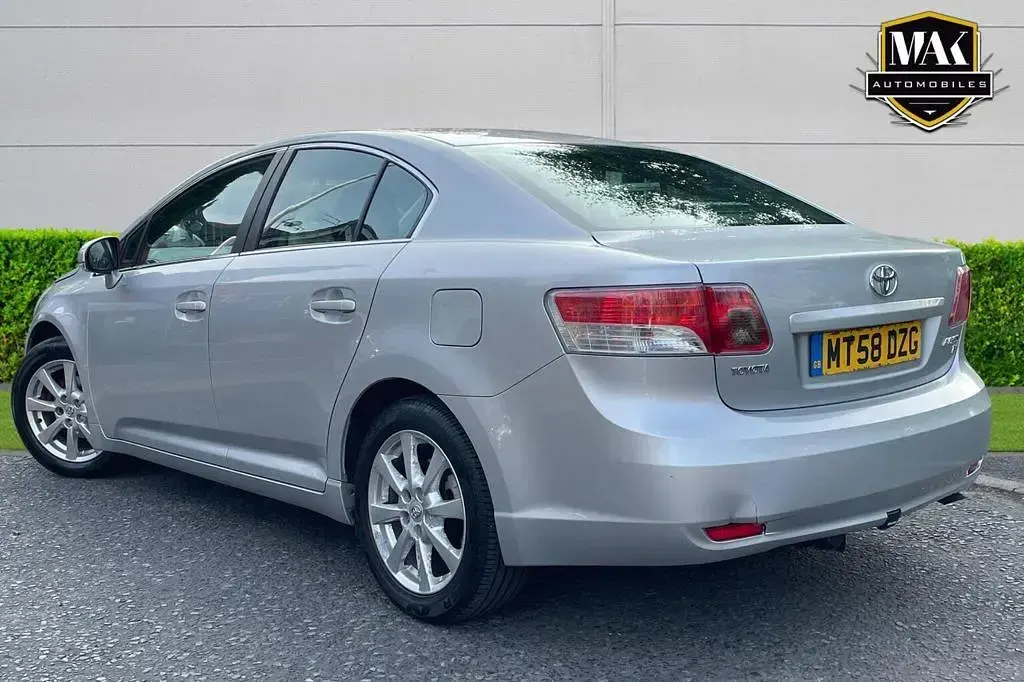 Used Toyota Avensis 2009 Silver Sedan