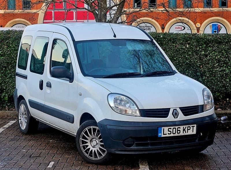 White Used 2006 Renault Kangoo Authentique MPV | £2,295 - Image 1/4