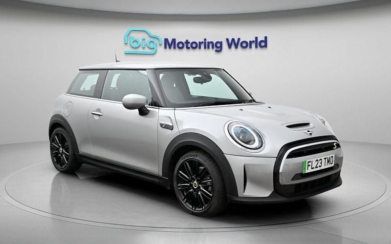 Begagnad Mini Cooper Level 2 135 kW (184 HK) 2023 Halvkombi