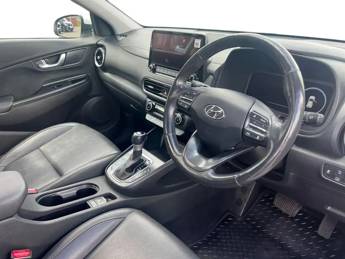 Used Hyundai Kona Ultimate 139 HP (102 kW) 2022 White SUV