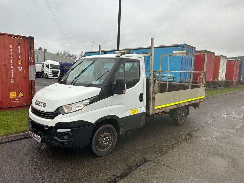 Usado Iveco Daily 135 HP (99 kW) 2018 Branco Van