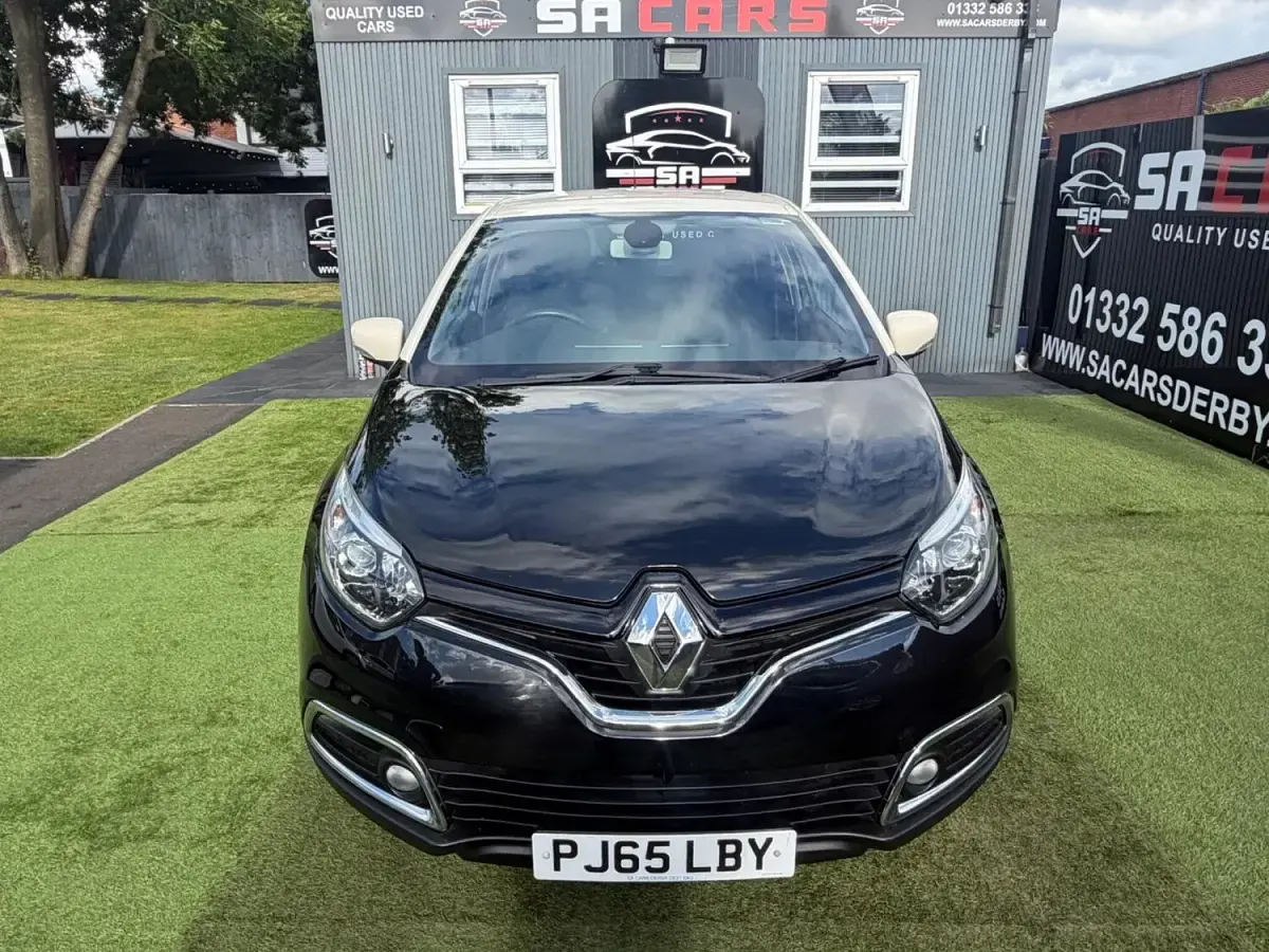 Used Renault Captur Dynamique 110 HP (80 kW) 2015 Black/cream SUV