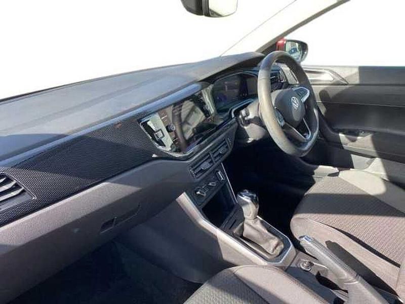 Used VW Polo Life 95 HP (69 kW) 2023 Red Hatchback